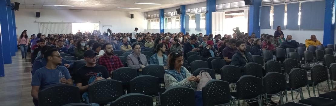 grupo de personas en una conferencia